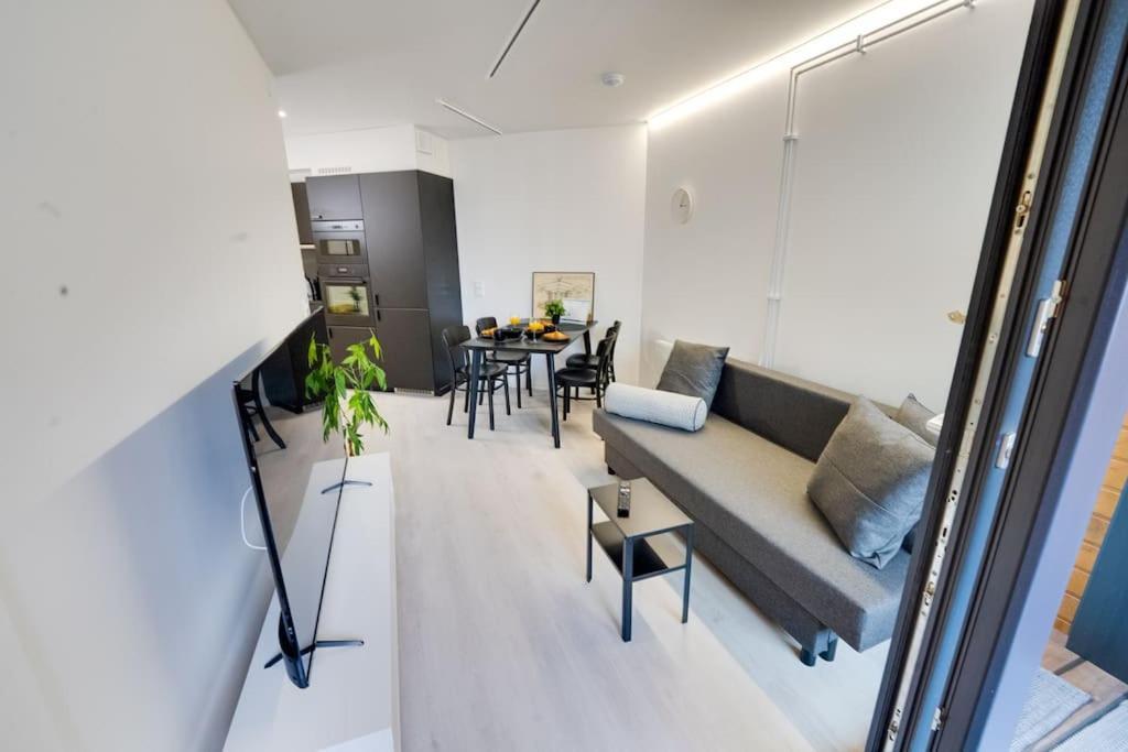 Best Location In Tampere! Modern City Apartment, 2Rooms, Kitchen And Balcony מראה חיצוני תמונה